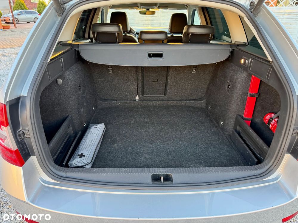 Skoda Octavia 1.6 TDI DSG Premium Edition - 29