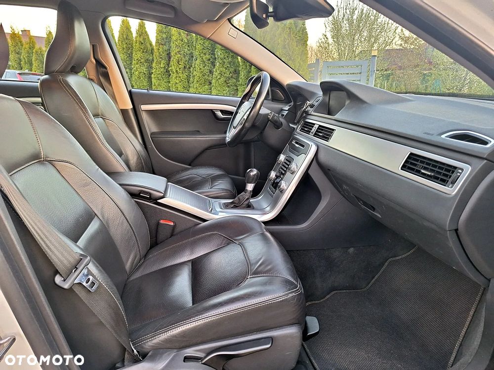 Volvo V70 T4 Momentum - 23