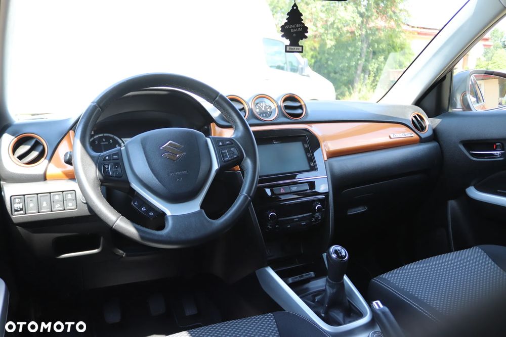 Suzuki Vitara 1.6 Premium 4WD - 21