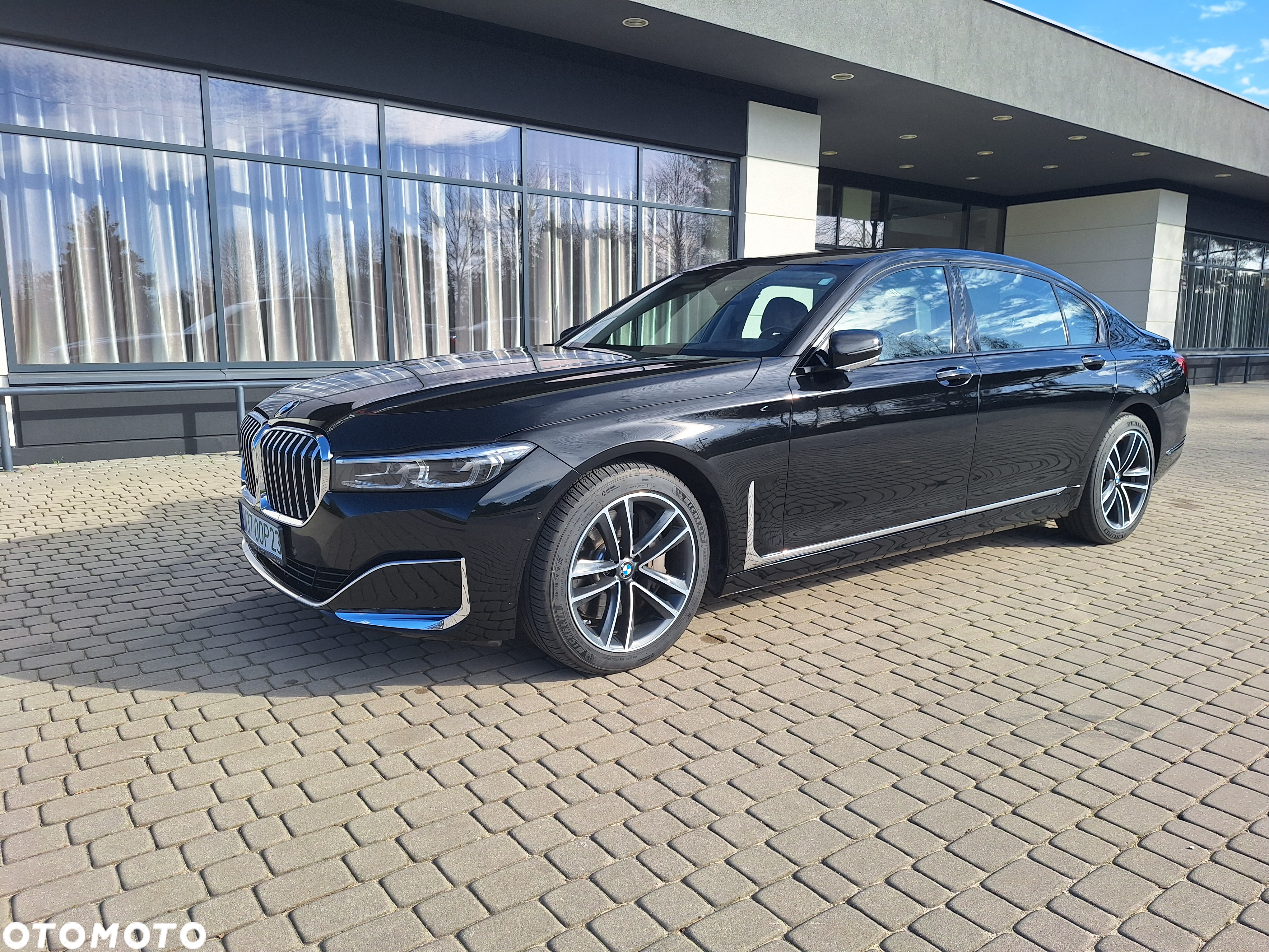 BMW Seria 7 750Li xDrive - 2