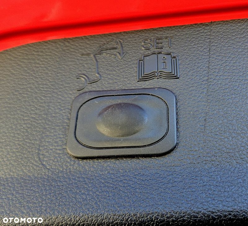 Ford Kuga 2.0 TDCi 2x4 Titanium - 30