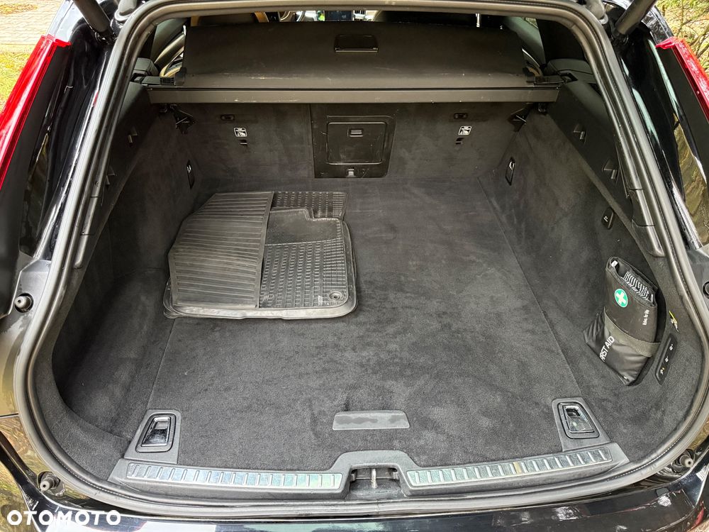 Volvo V90 D4 AWD Momentum - 9