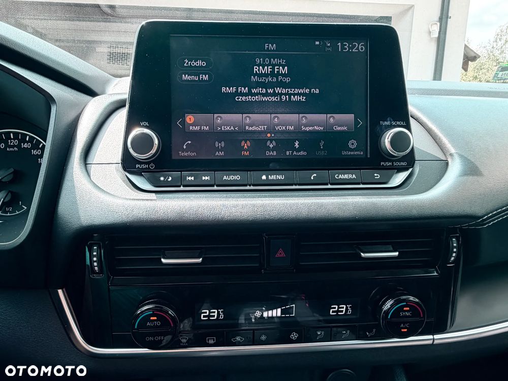 Nissan Qashqai 1.3 DIG-T N-Connecta DCT - 24