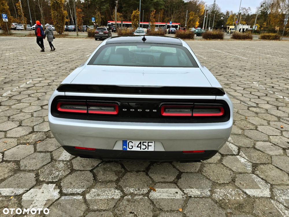 Dodge Challenger - 13