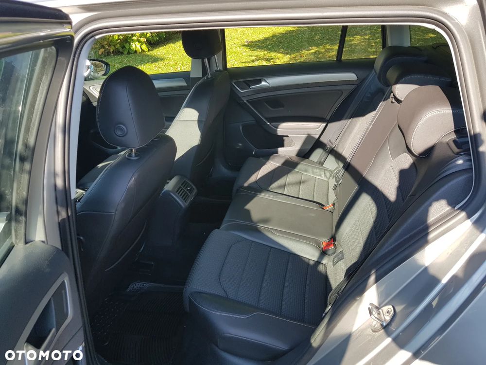 Volkswagen Golf 1.6 TDI BlueMotion Technology Comfortline - 11