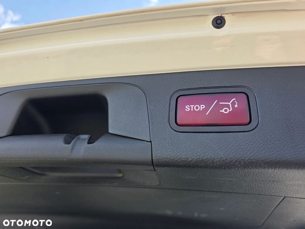 Mercedes-Benz GLC - 12