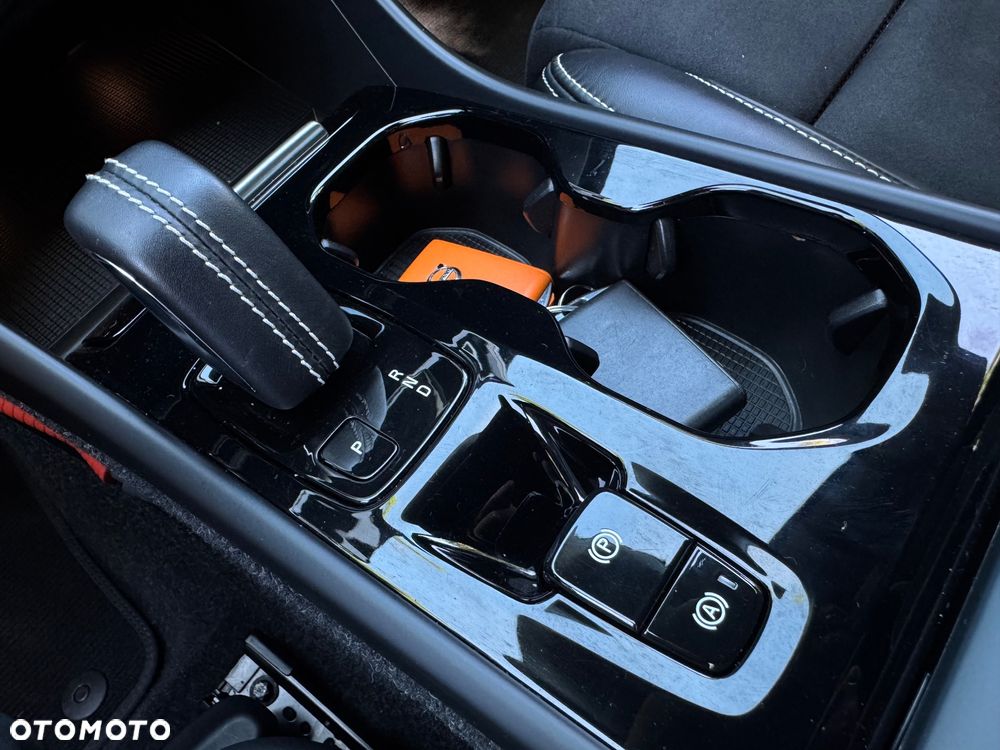 Volvo XC 40 B4 B Geartronic RDesign - 33