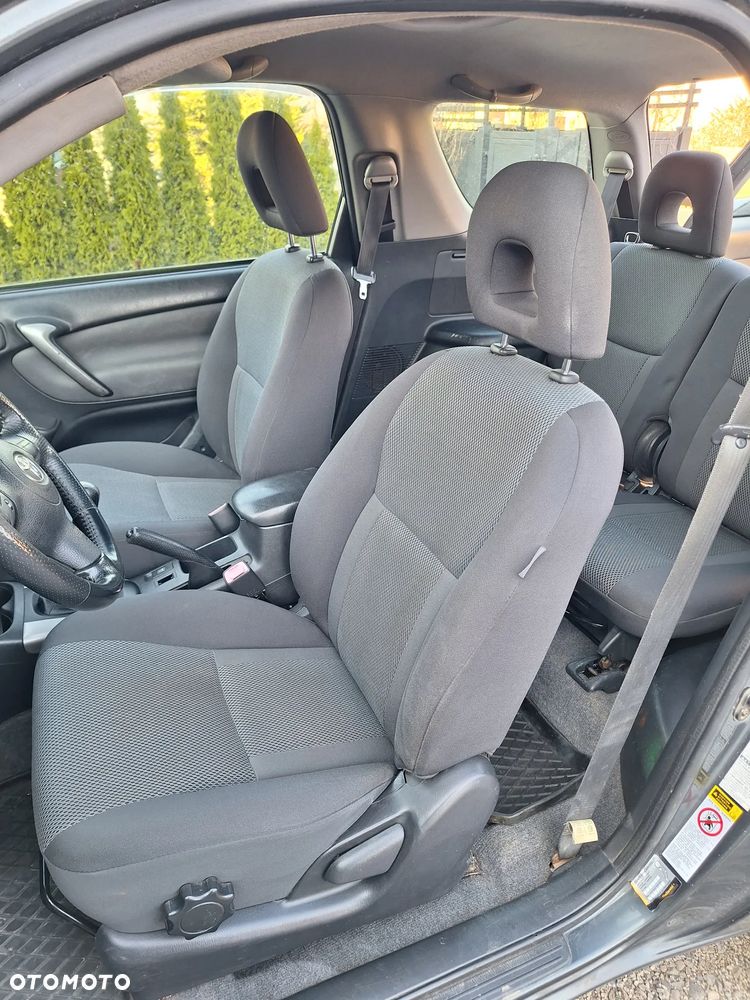 Toyota RAV4 D-4D 4x4 - 8