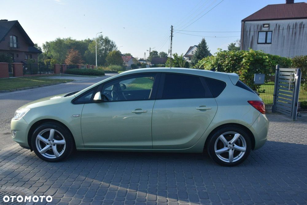 Opel Astra 1.4 Turbo Design Edition - 16