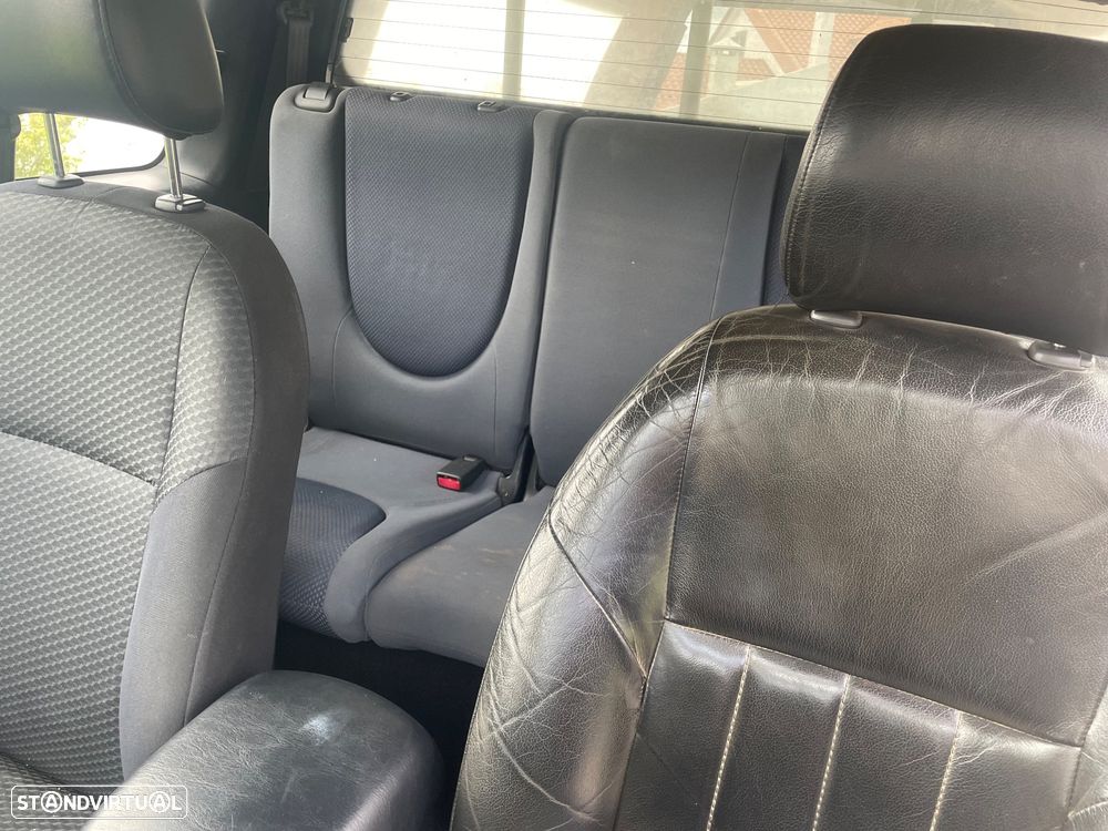 Toyota Hilux 2.5 D-4D 4WD CE CM+AC - 8