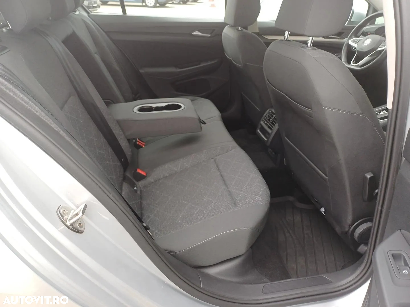 Volkswagen Golf 1.5 eTSI ACT DSG MHEV Life - 25