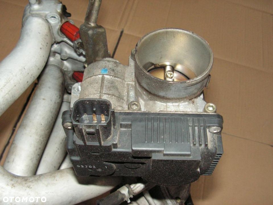 NISSAN PRIMERA P12 2,0 16V PRZEPUSTNICA POWIETRZA - 1