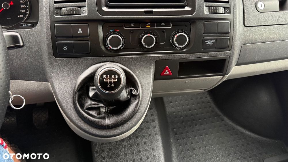 Volkswagen TRANSPORTER T5 - 13