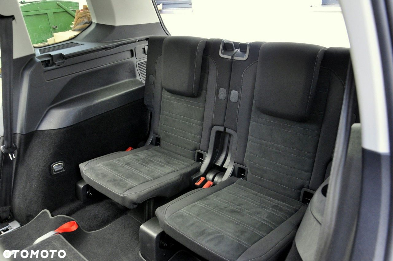 Volkswagen Touran 1.6 TDI SCR BlueMotion Technology DSG Comfortline - 21