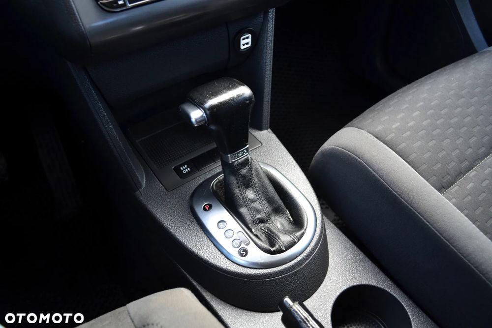 Volkswagen Touran 1.9 TDI DPF DSG Highline - 24