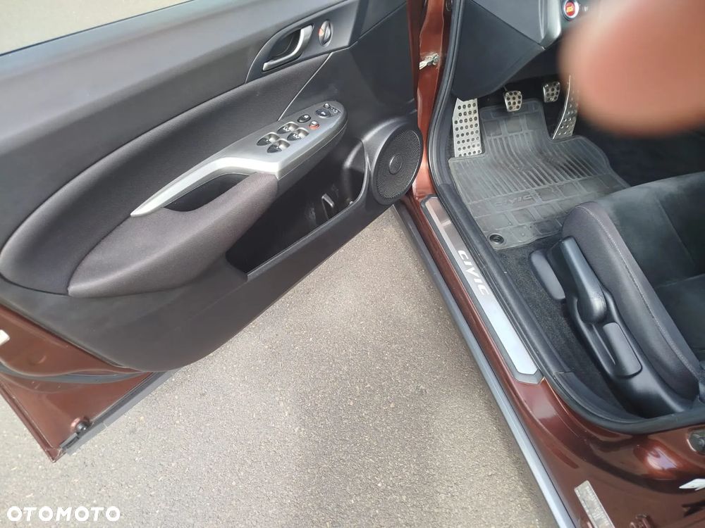 Honda Civic Hatchback 08-12 - 10