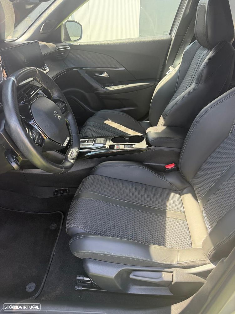 Peugeot 2008 - 6
