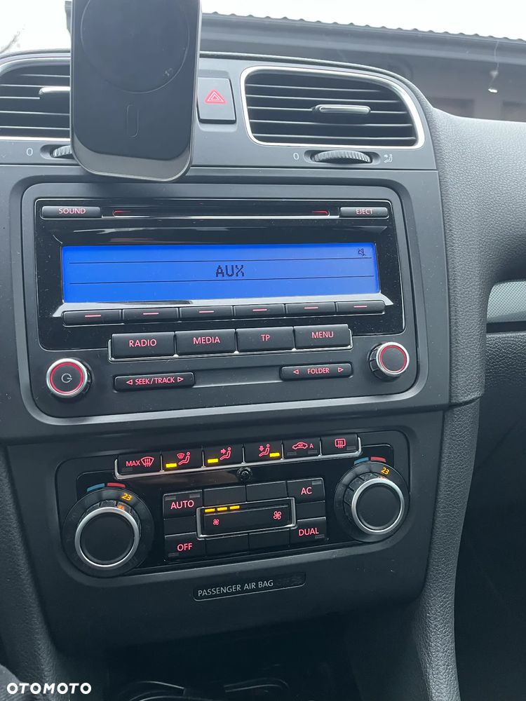 Volkswagen Golf 2.0 TDI Highline - 17