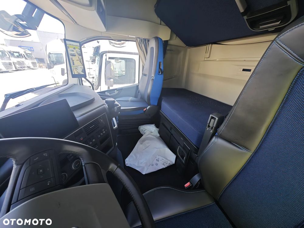 Volvo Globetrotter XL FH500 Aero i-Save - 9