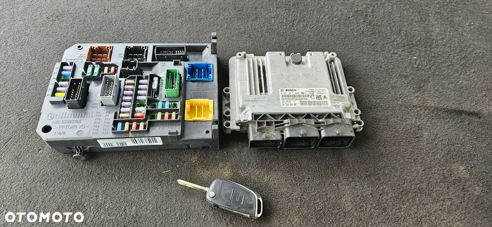 Zestaw startowy komputer 0281017600 BSI 9665547480 pilot Citroen C4 II B7 1,6 HDI - 1