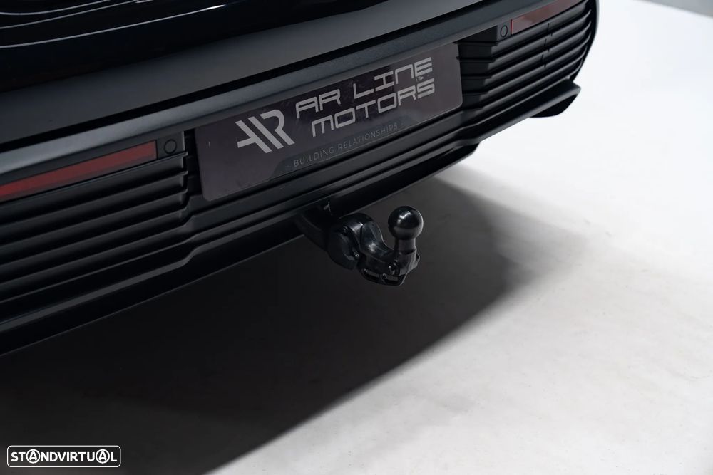 Porsche Macan Electric 4 - 14