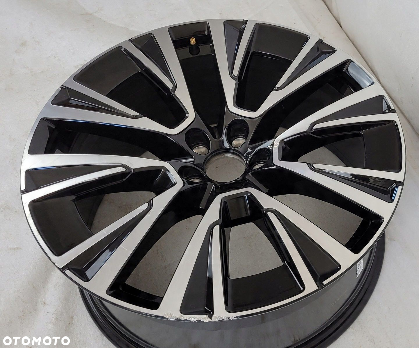 FELGA VOLVO XC90 II 9x20 20 ET38,5 5x108 63,4 32358565 - 7