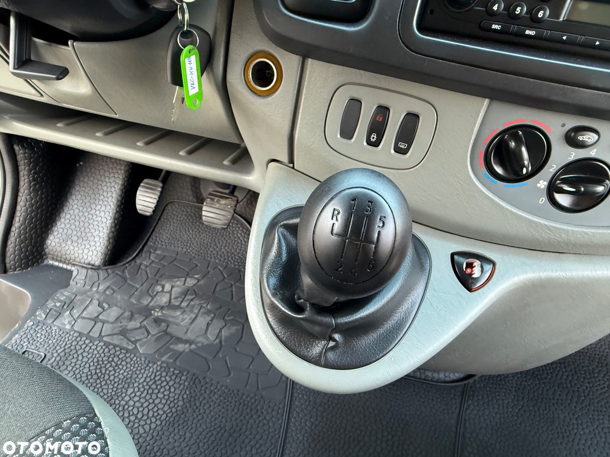 Opel Vivaro - 25