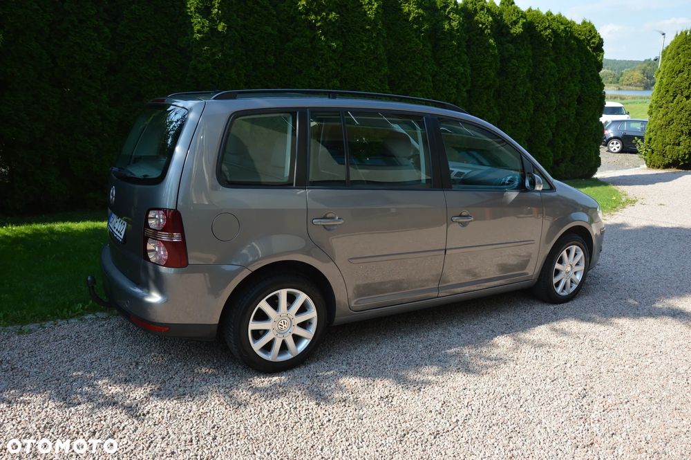Volkswagen Touran - 18
