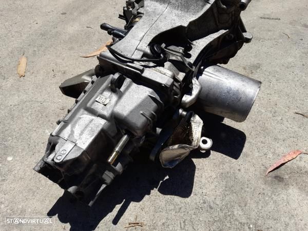 Caixa Velocidades Volkswagen Passat (3B3) - 2