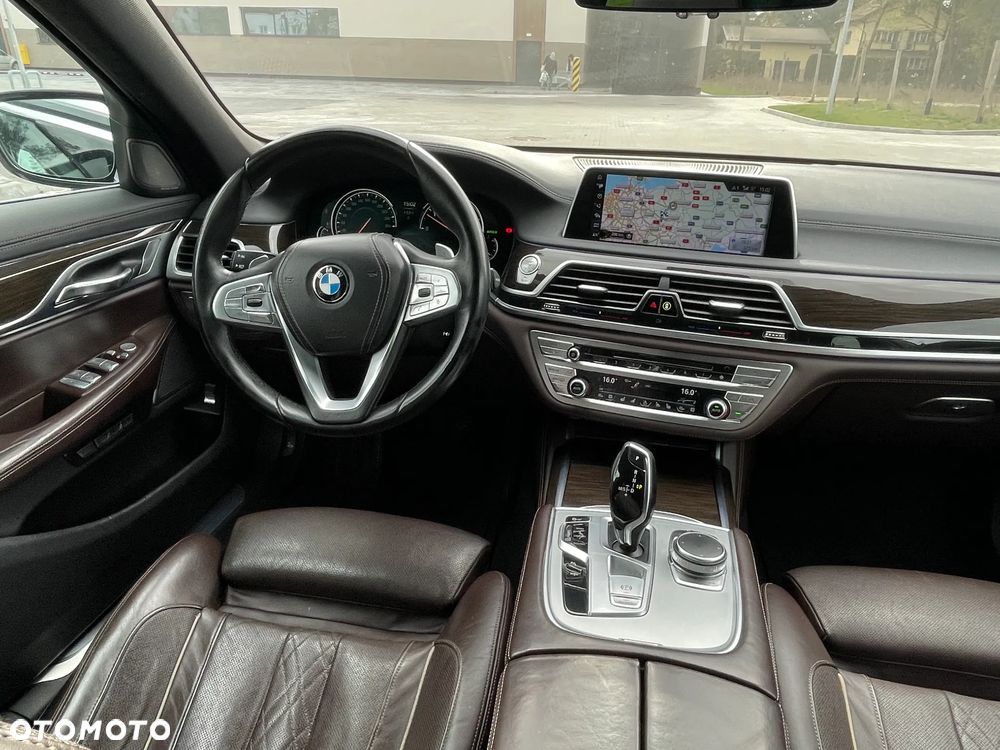 BMW Seria 7 740d xDrive - 9