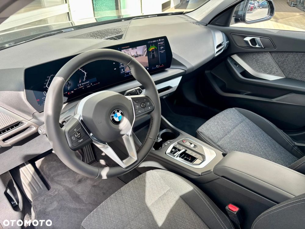 BMW Seria 1 120 mHEV - 9