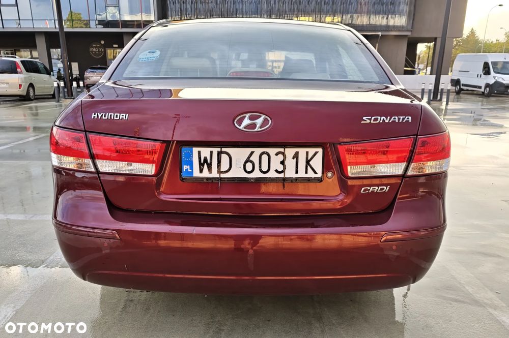 Hyundai Sonata - 8