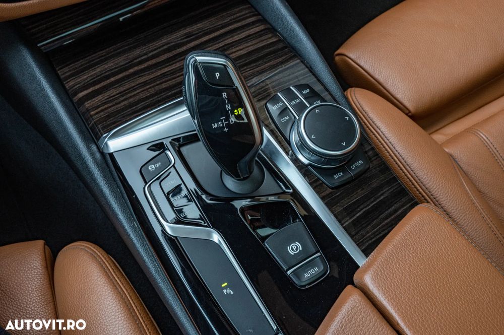 BMW Seria 5 525d Aut. Sport Line - 19