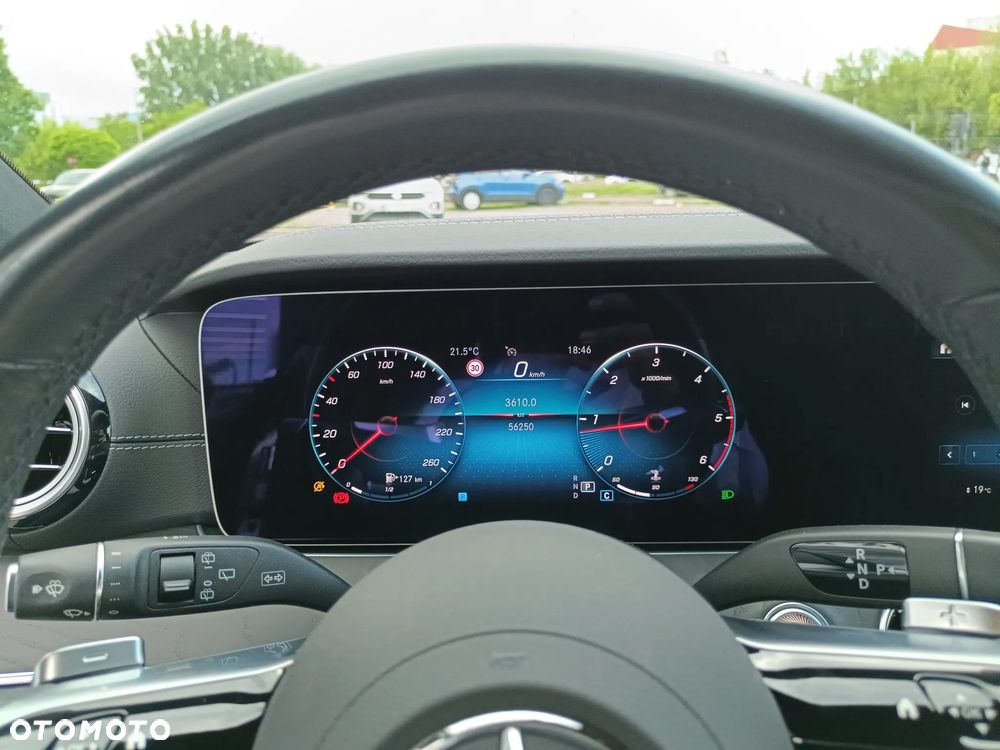 Mercedes-Benz Klasa E 220 d 4-Matic AMG - 17
