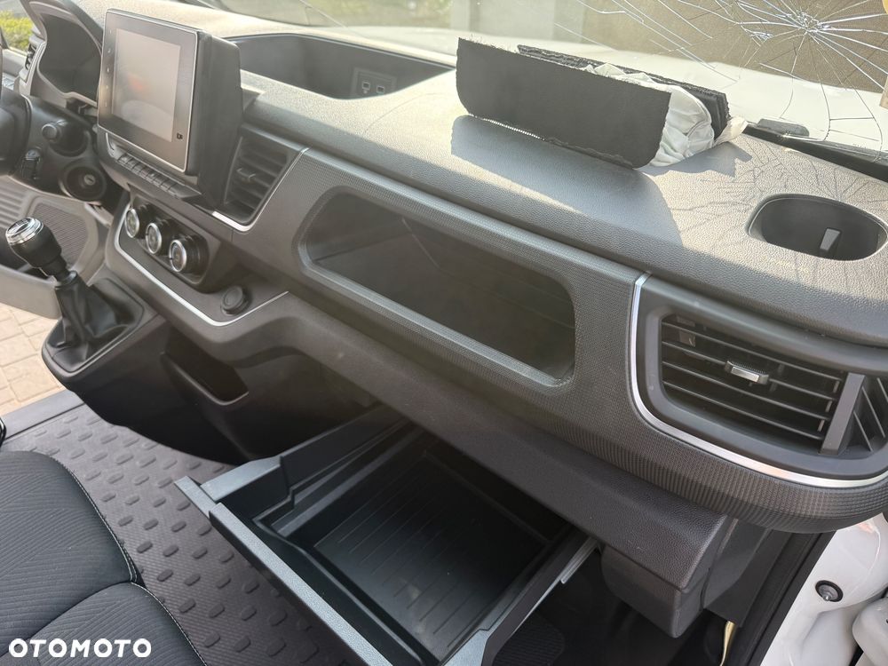 Renault Trafic - 28