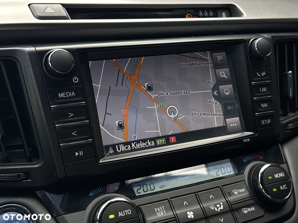 Toyota RAV4 Hybrid Premium 4x2 - 23