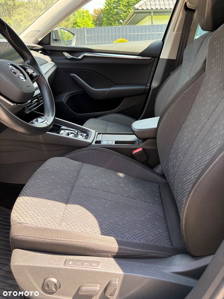 Skoda Octavia 2.0 TDI SCR Clever DSG - 11