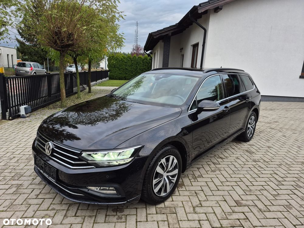 Volkswagen Passat - 1