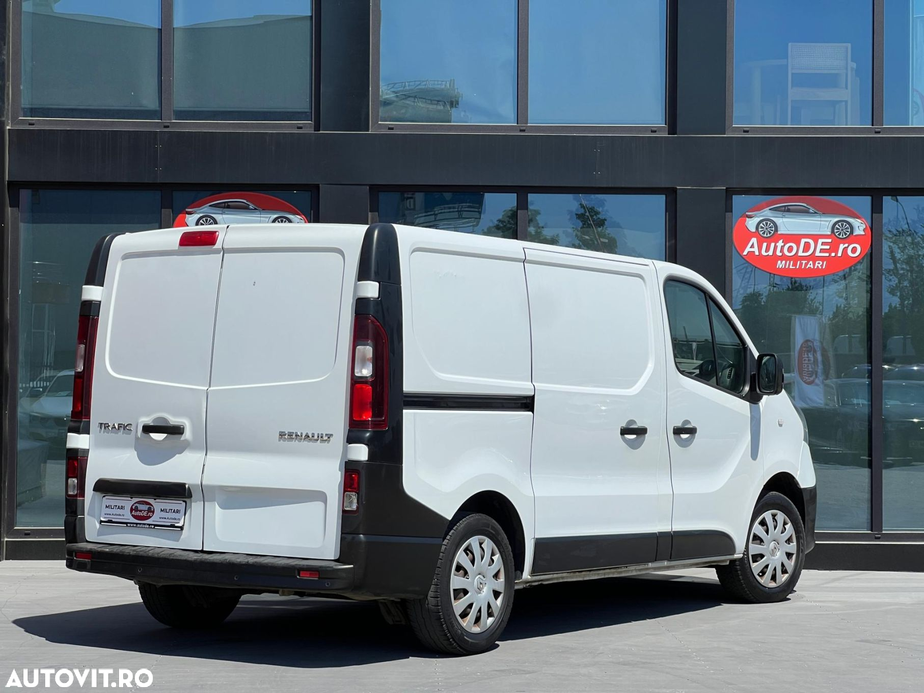 Renault trafic - 3