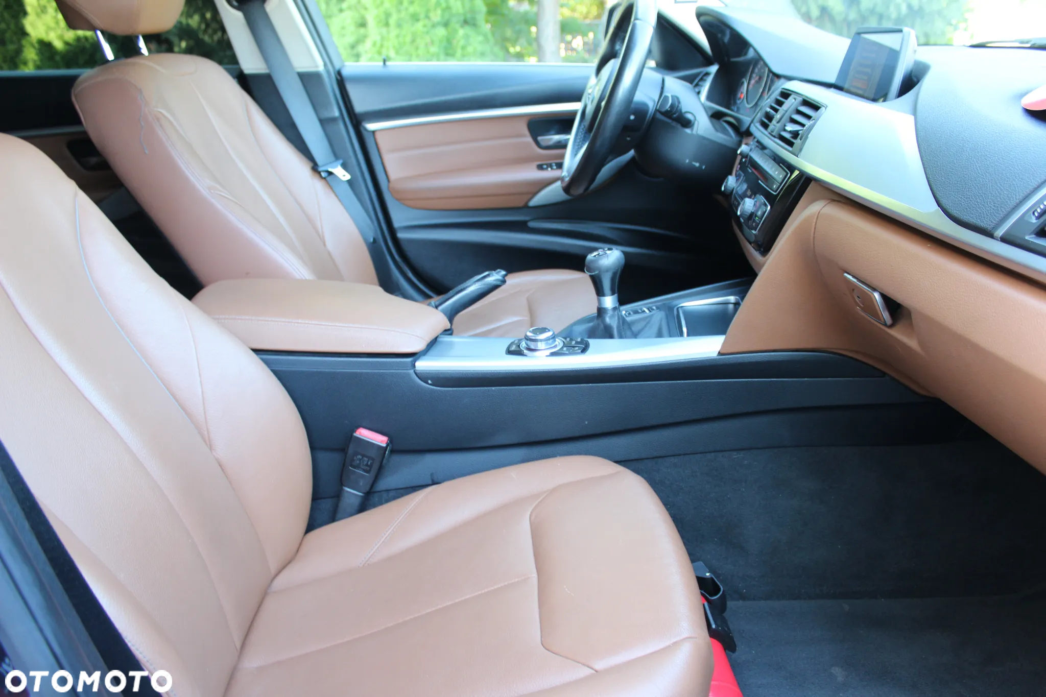 BMW Seria 3 316d Touring Luxury Line - 9