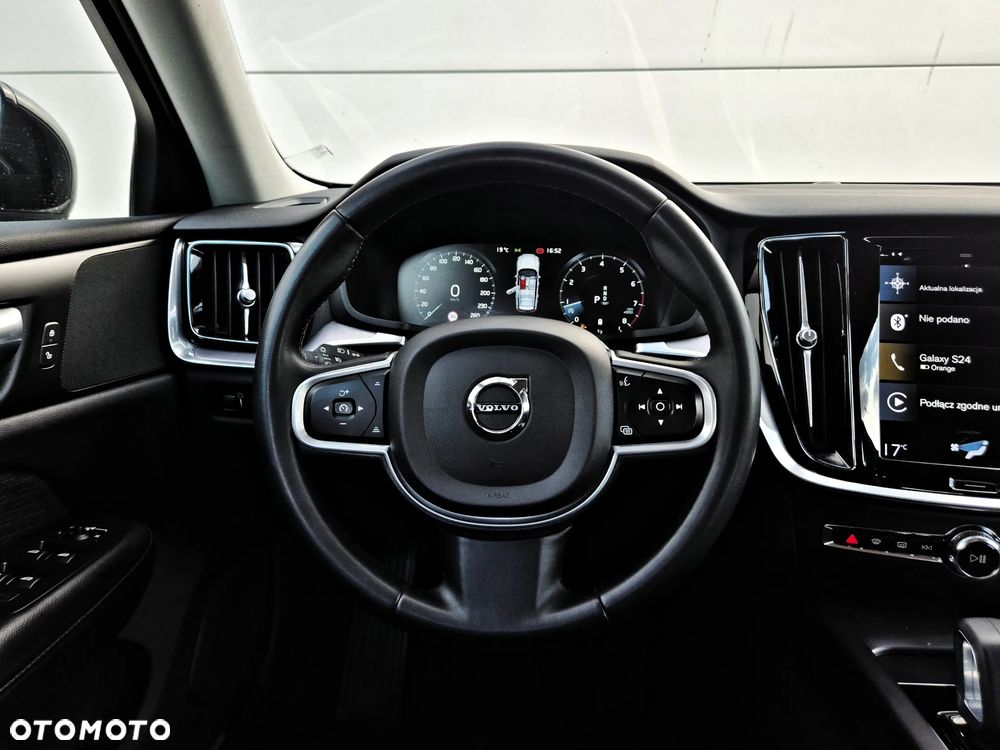 Volvo V60 B3 B DKG Momentum Pro - 31