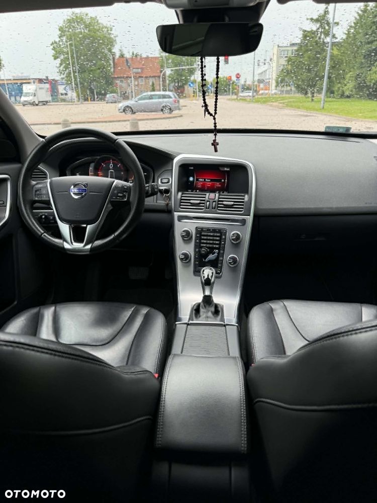 Volvo XC 60 D4 AWD Geartronic Momentum - 29