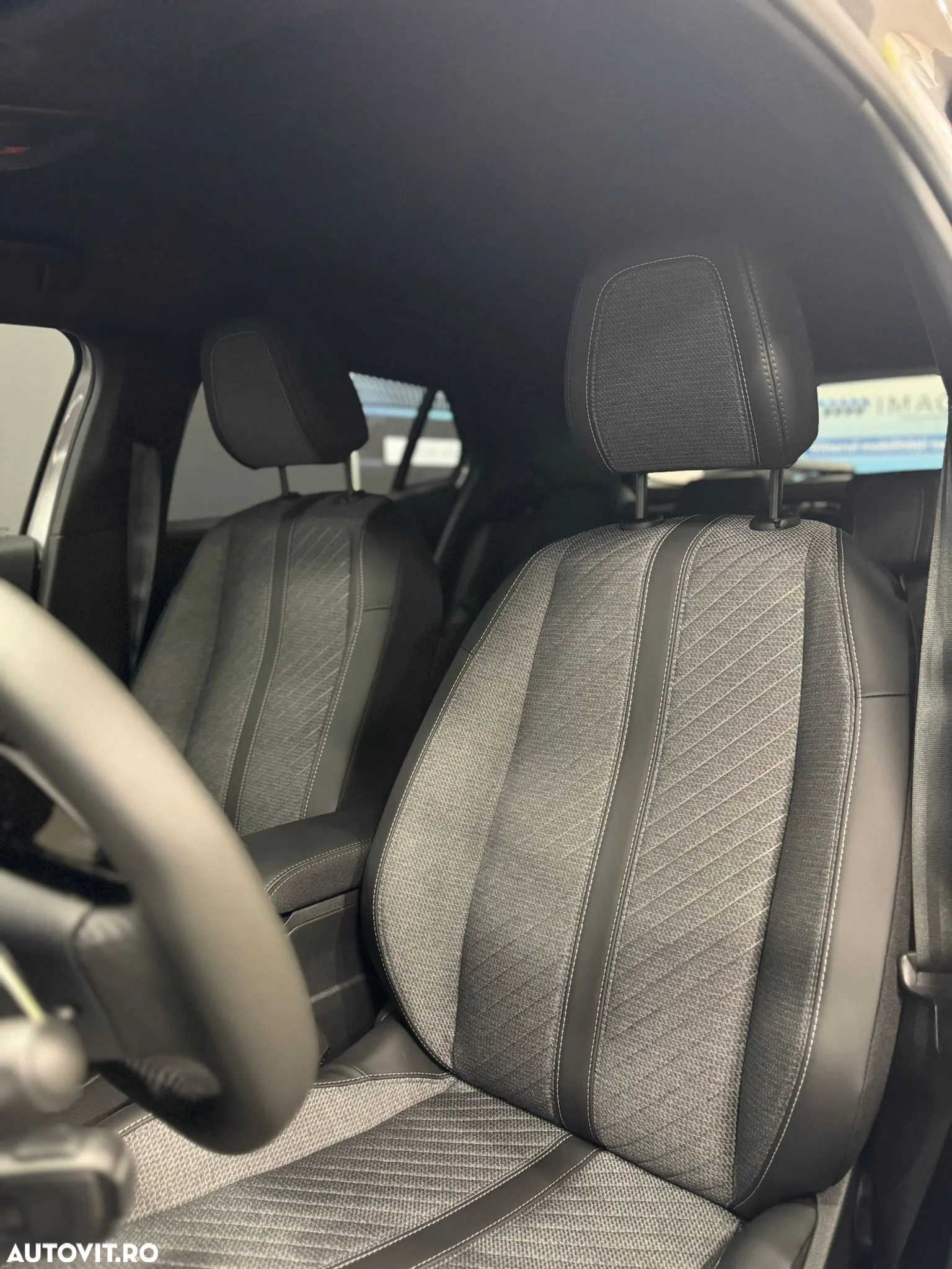 Peugeot 2008 1.2L 136 e-DCS6 MHEV Allure - 5
