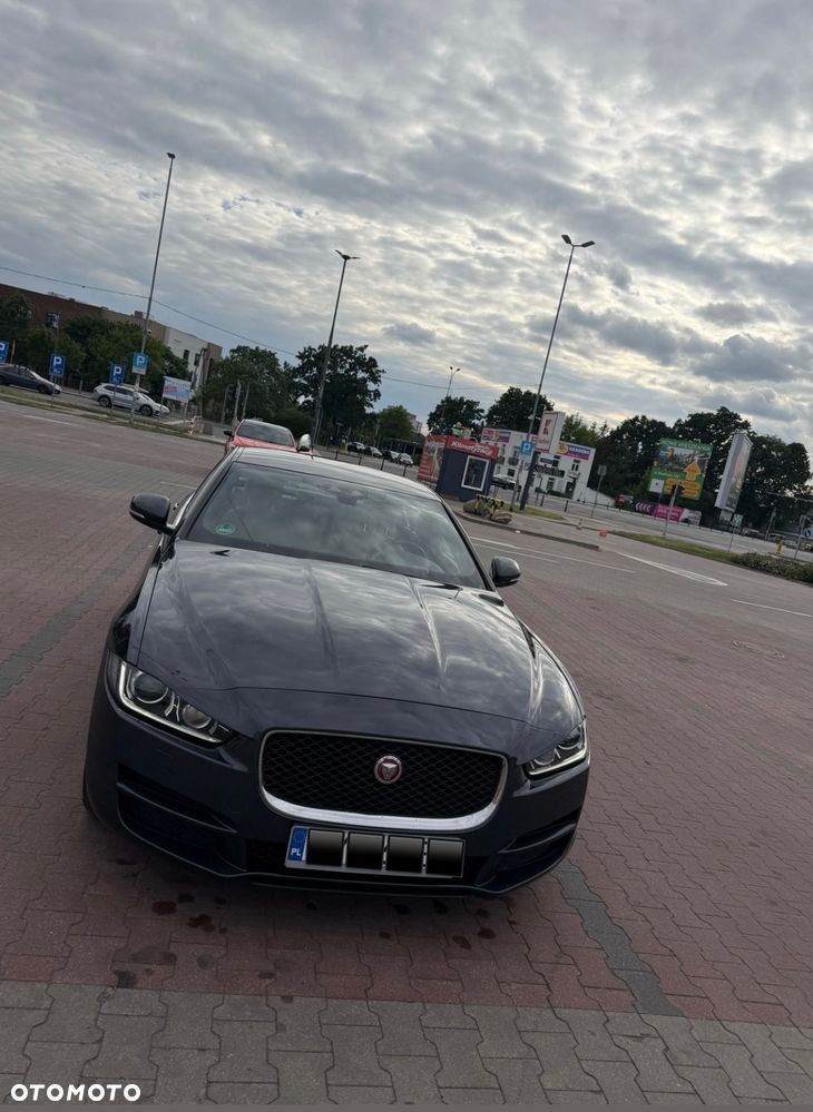 Jaguar XE 2.0 D AWD R-Sport - 1