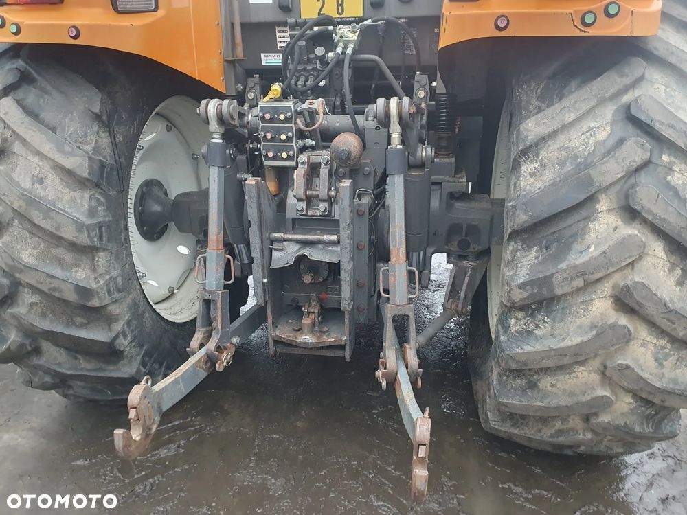 Renault Ares 825 RZ - 11