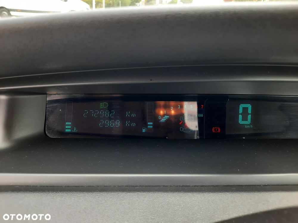 Renault Scenic 2.0 16V Confort Authentique - 8