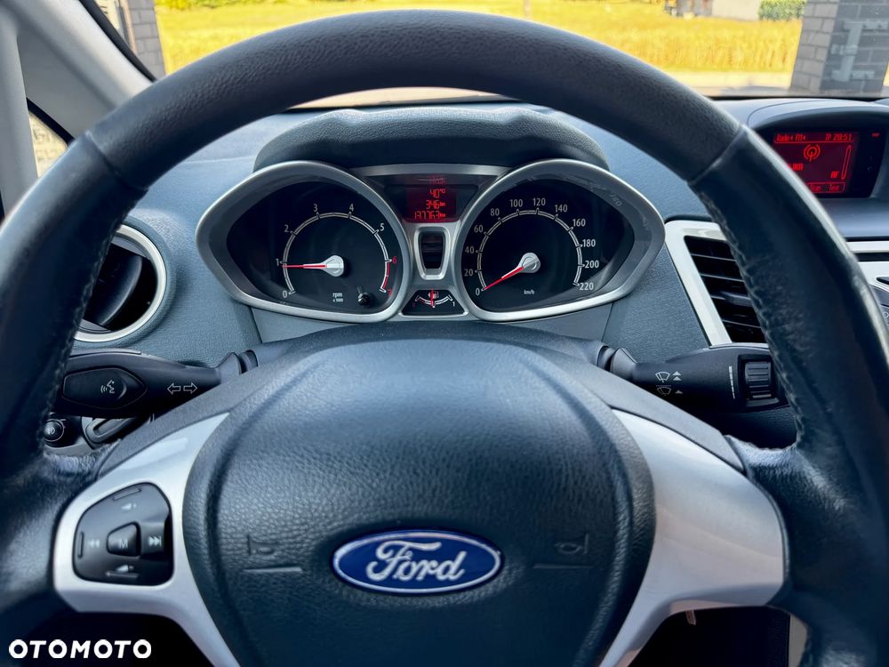 Ford Fiesta 1.25 Champions Edition - 19