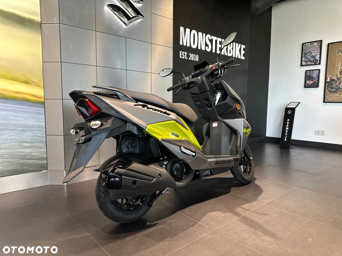 Suzuki Avenis - 3
