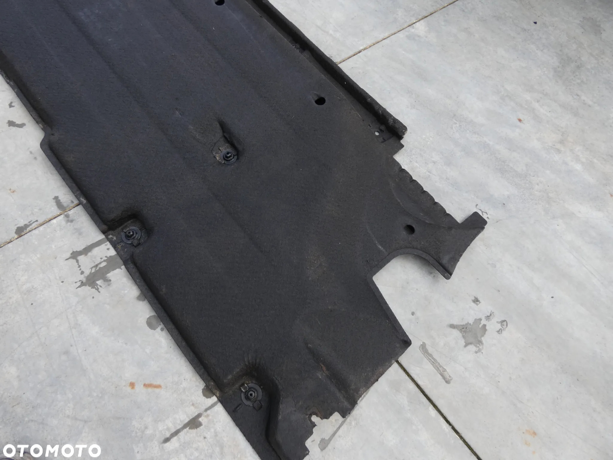 AUDI Q3 8U OSŁONA PODWOZIA PRAWA PŁYTA PODŁOGI 8U0825208 D92 - 8