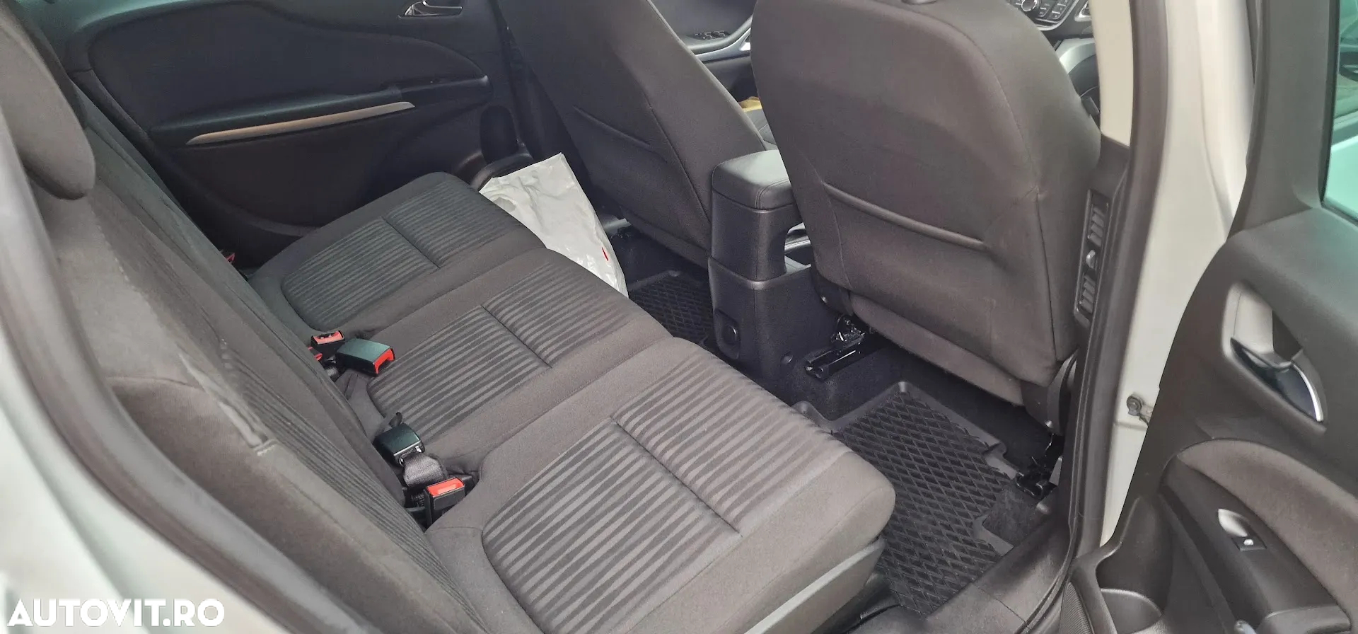 Opel Zafira - 15
